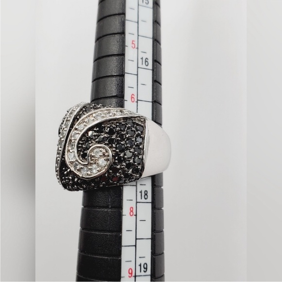 Black & White Diamond Simulant 925 Sterling Silver Rhodium Statement Design Ring - Picture 5 of 6